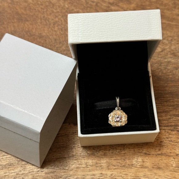 Preowned Pandora Blooming Dahlia Dangle Charm - Picture 4 of 4